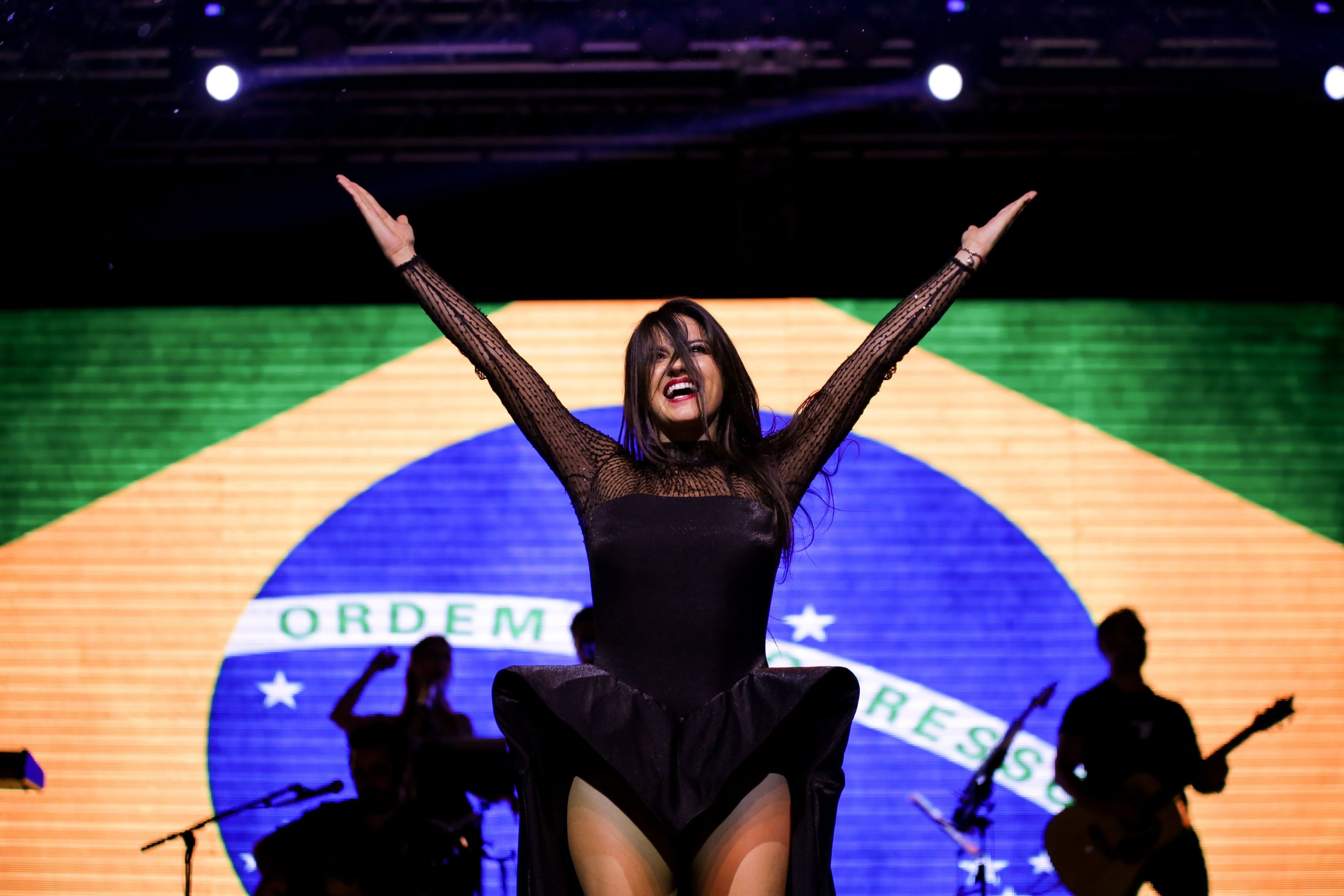 HQ
