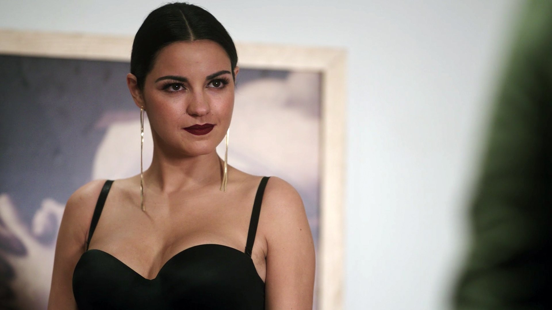 HQ
