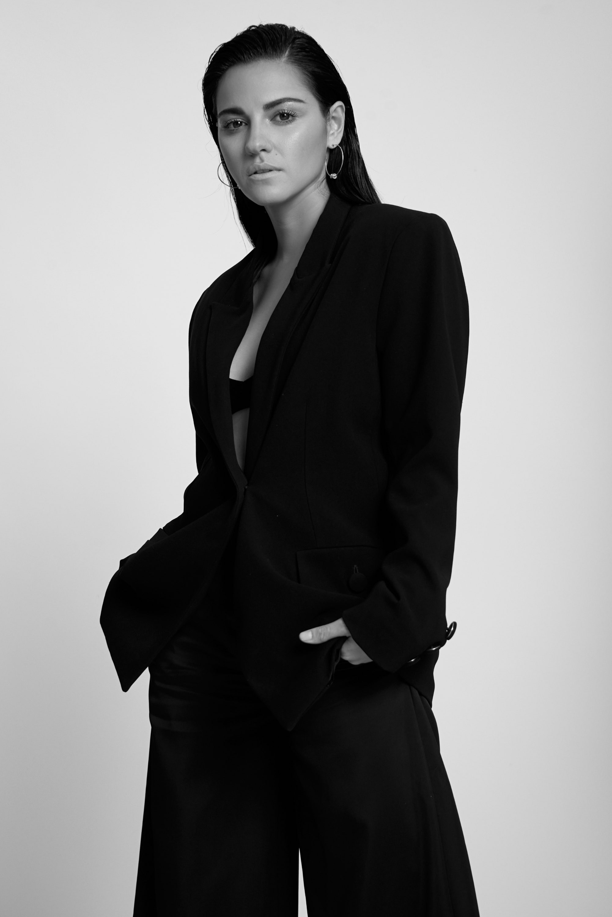 HQ

