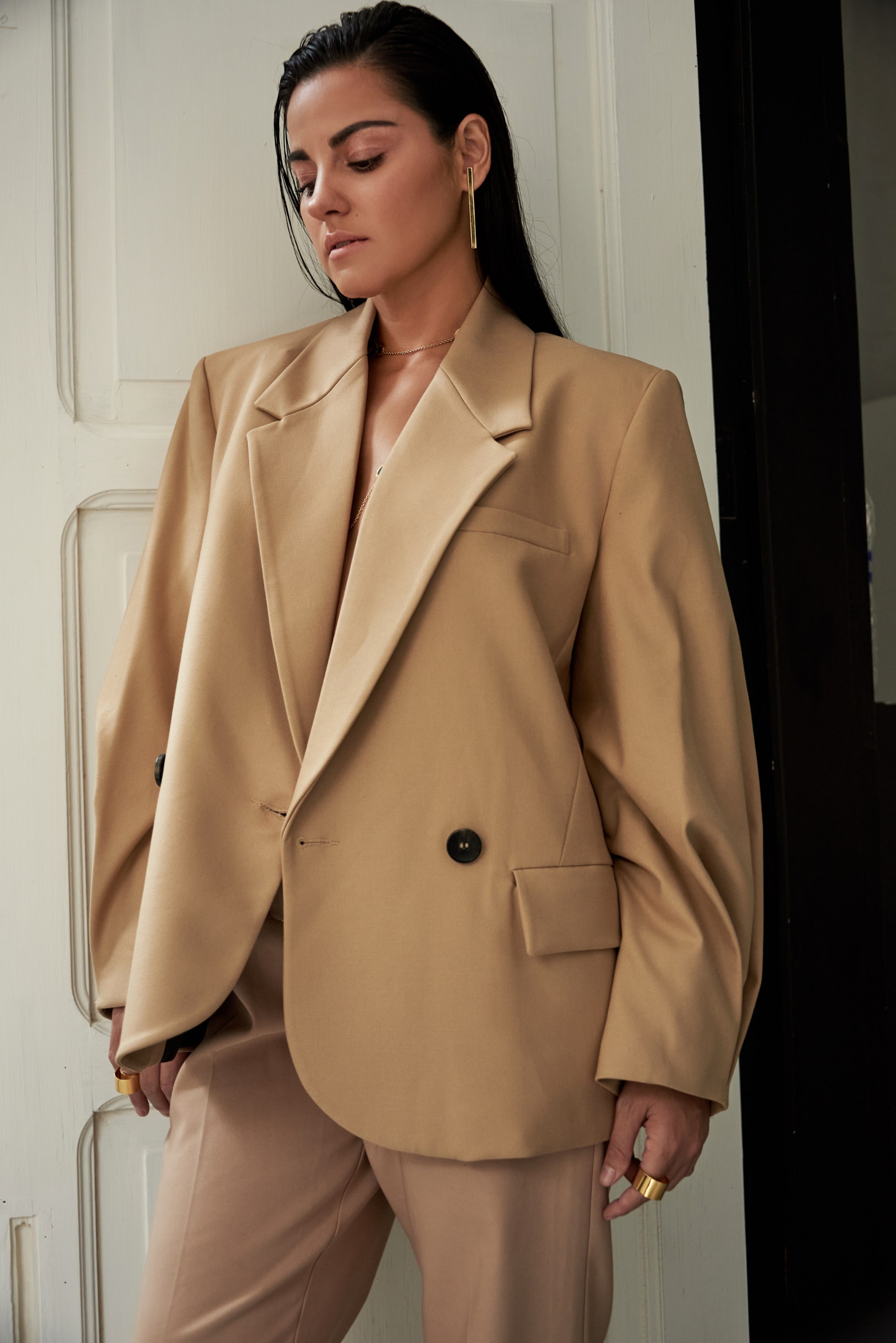 HQ
