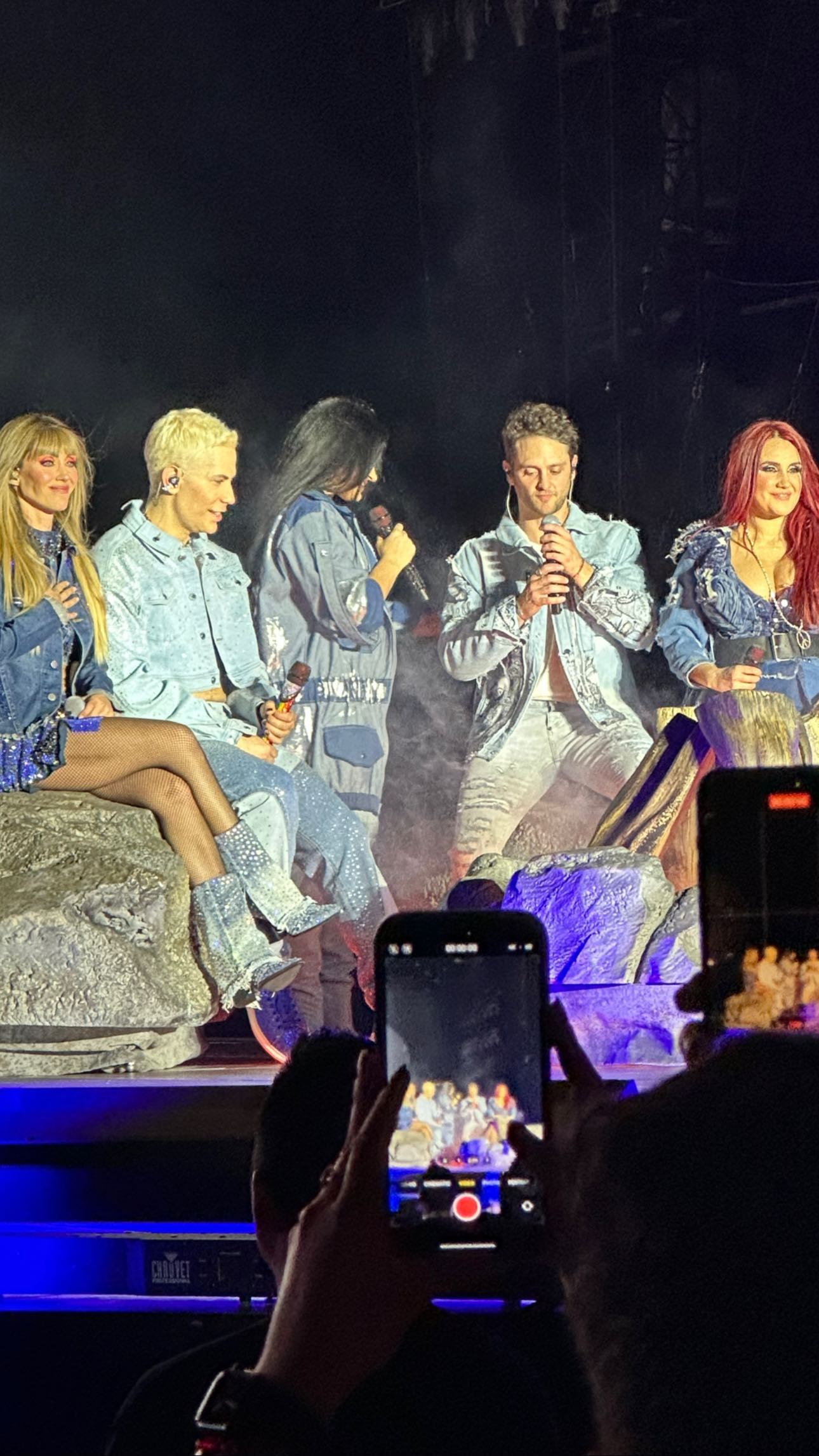 HQ
HQ