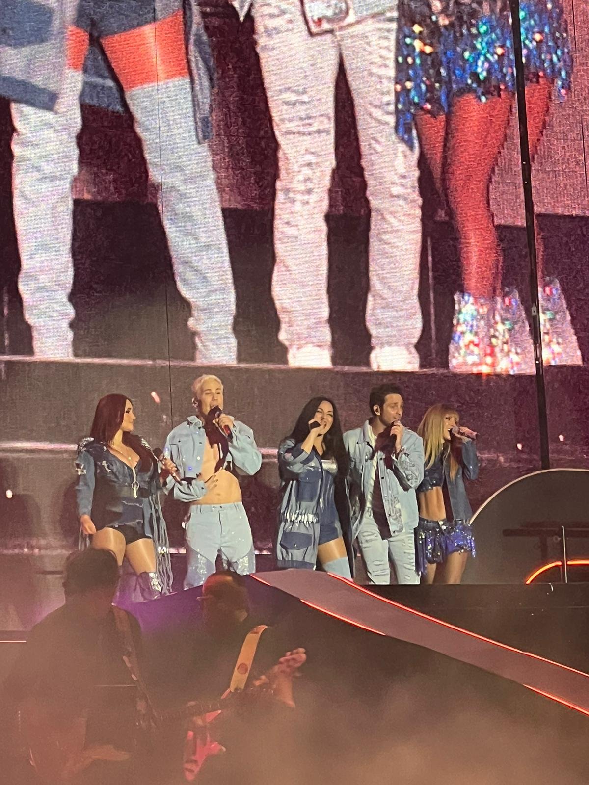 HQ
