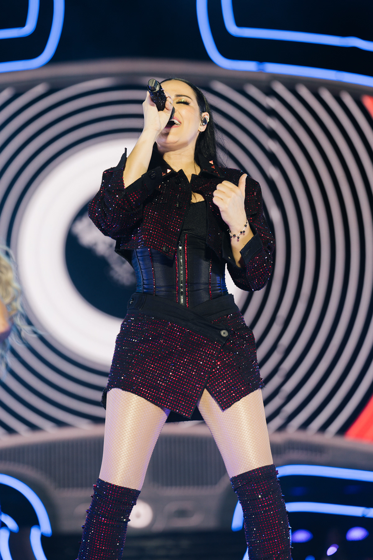 HQ
