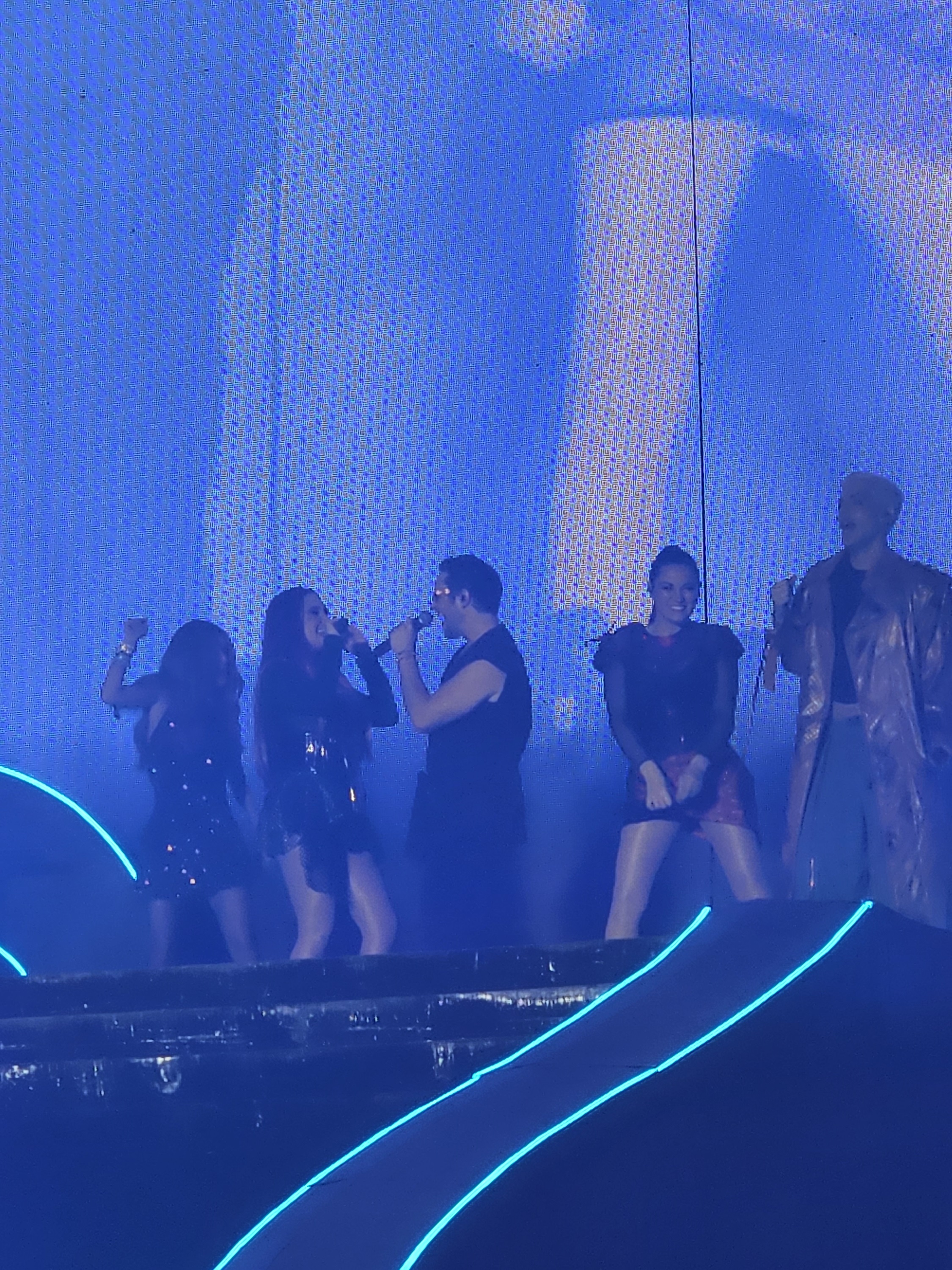 HQ
HQ