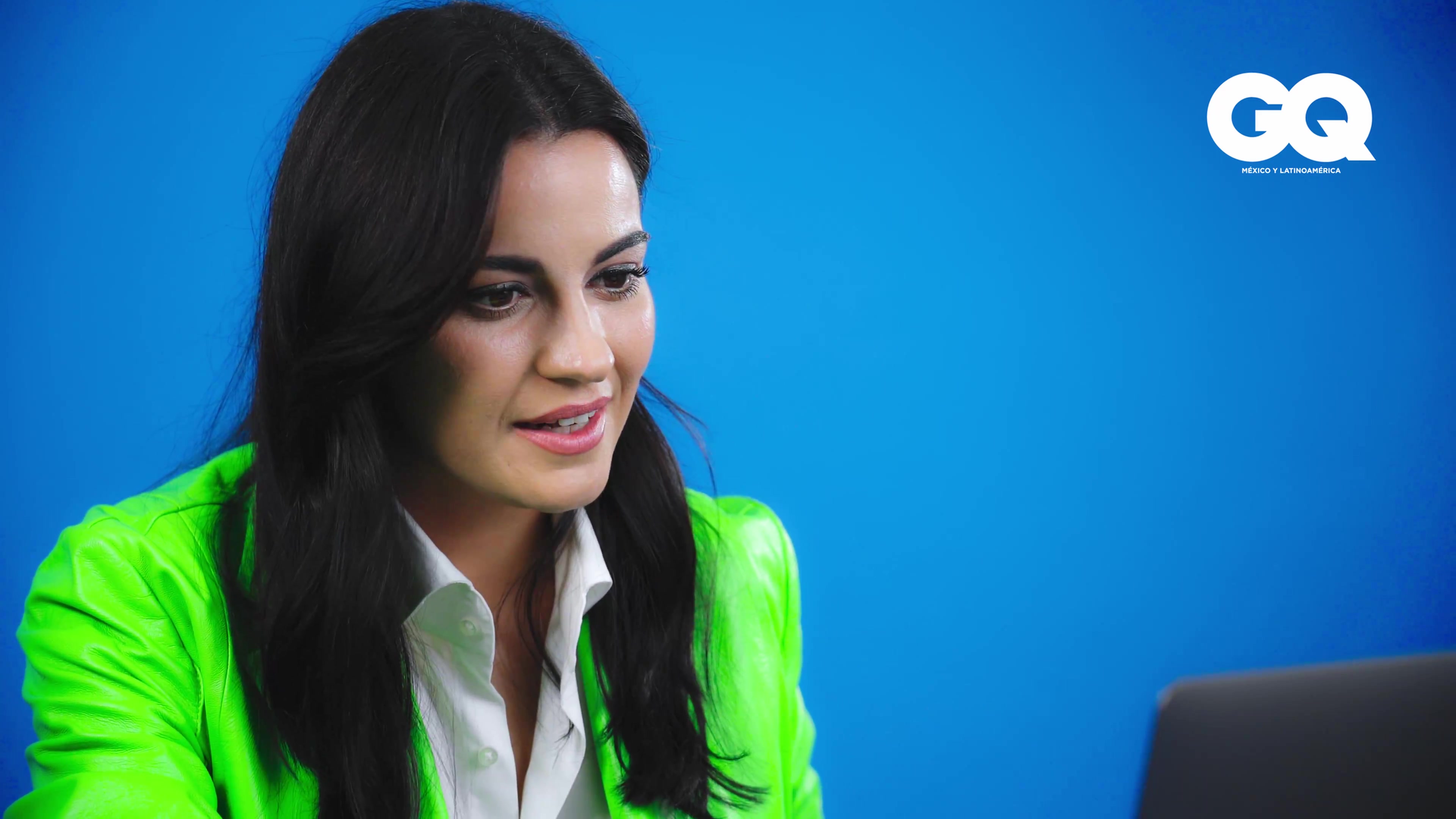 Watch_Maite_Perroni_entra_de_encubierta_a_Internet_para_cont-1_157.jpg