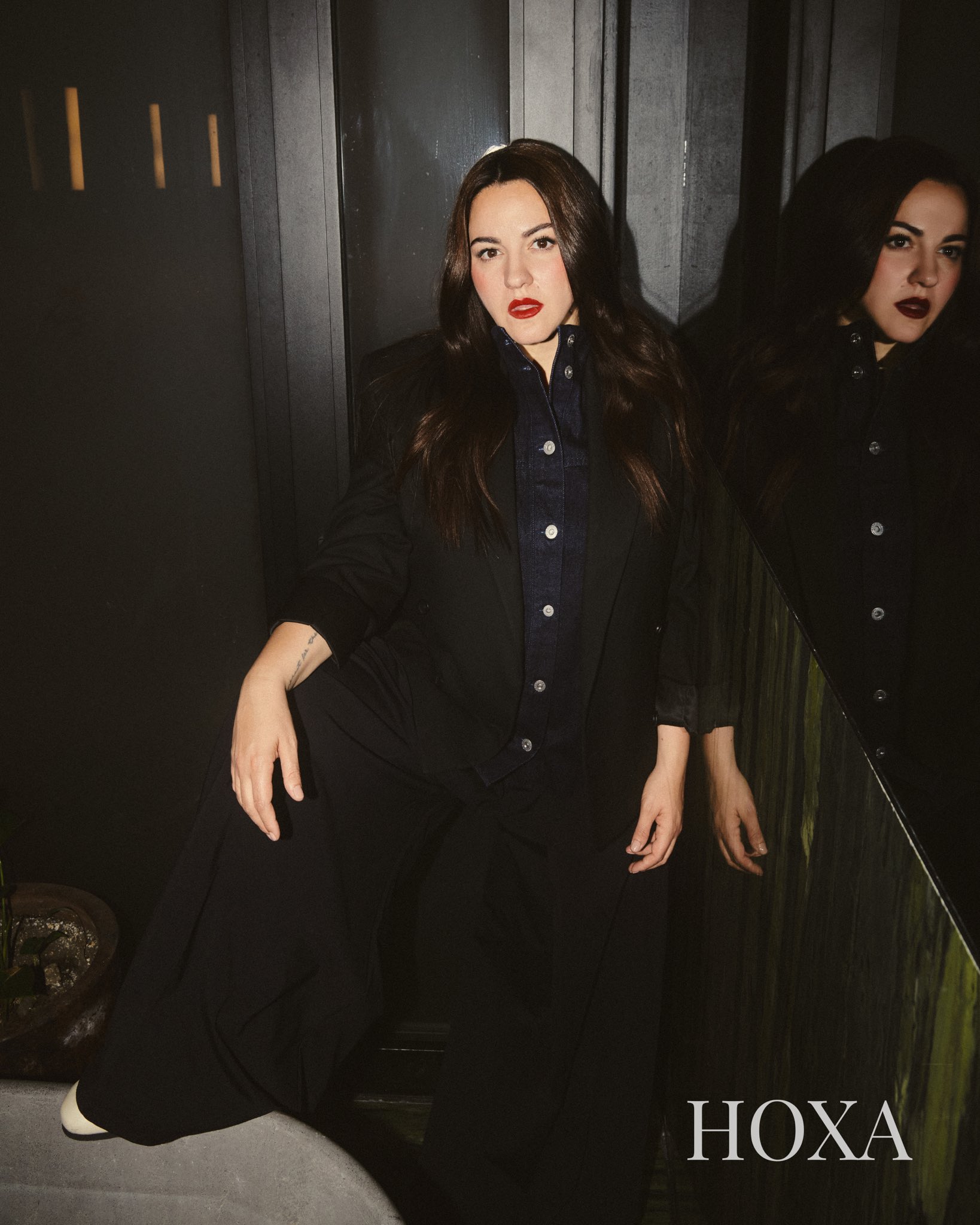 HQ
