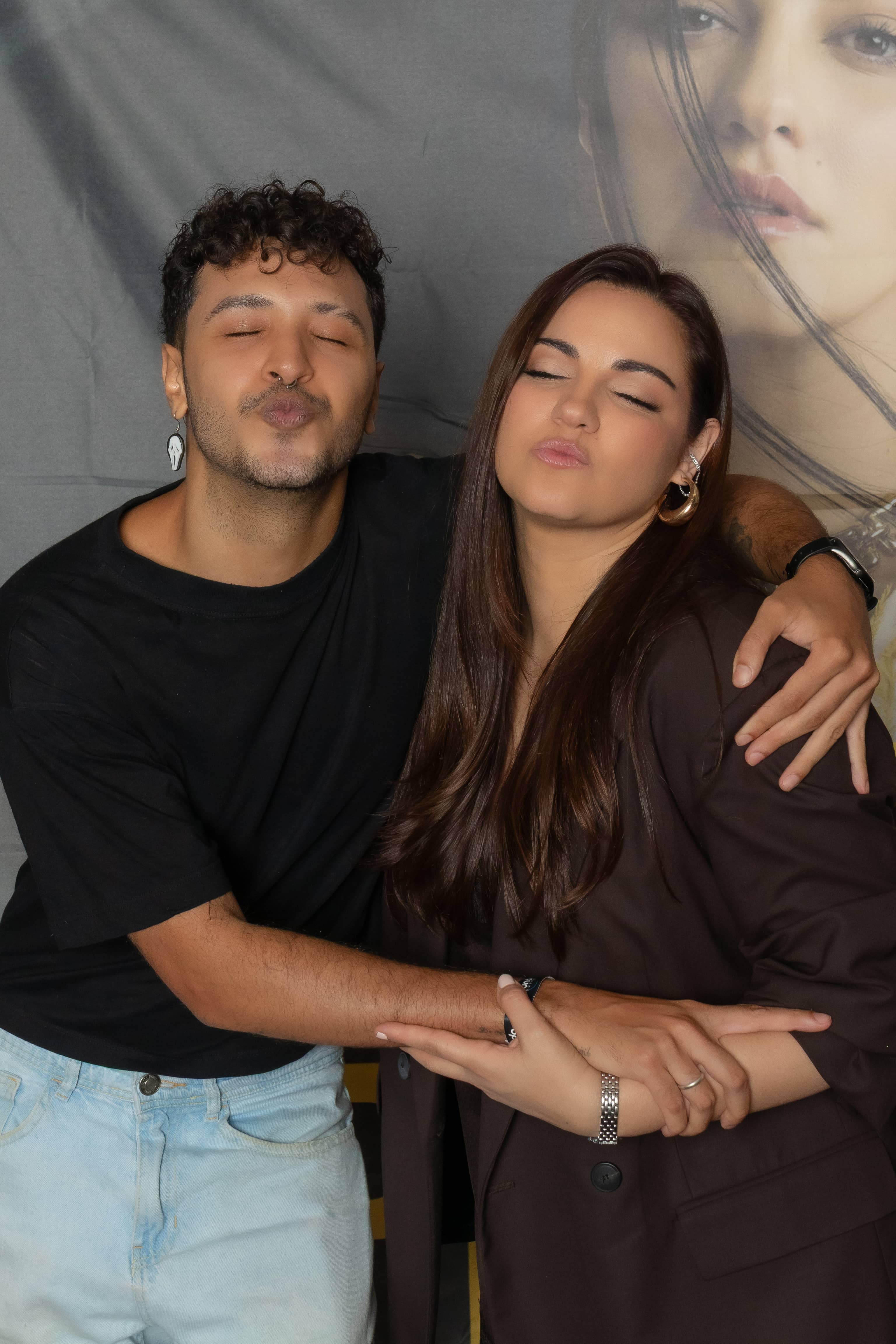 UHQ
