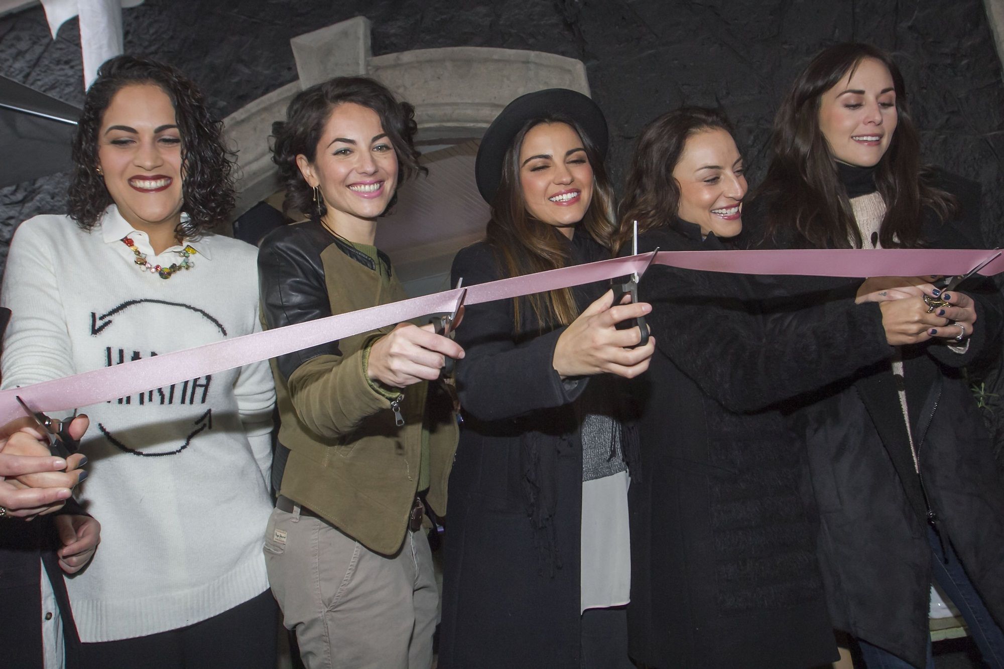 HQ
HQ