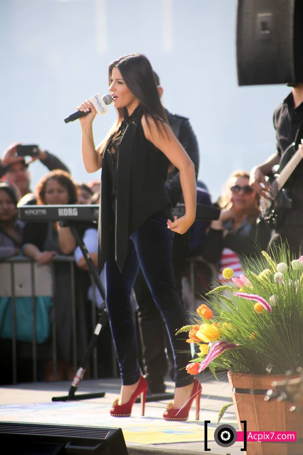 HQ
