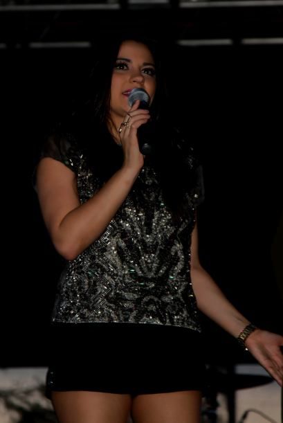 maite-perroni-en-las-fiestas-10_409x611.jpg