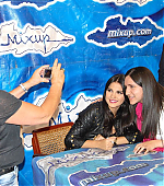 MAITEPERRONIfirma17~0.jpg