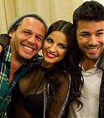 maite-perroni-bastidores-show-thiaguinho-2013-005.jpg