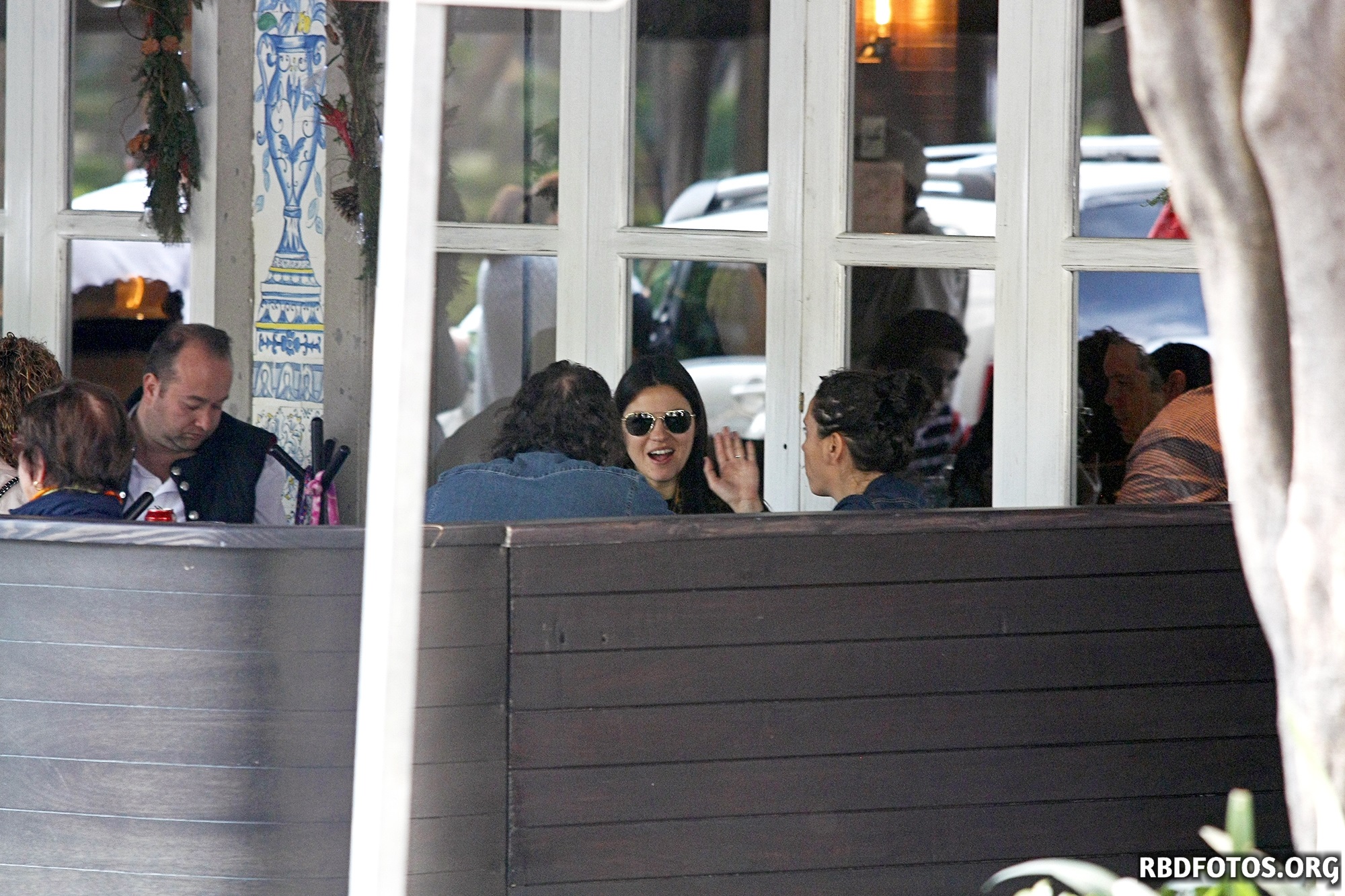 HQ
HQ